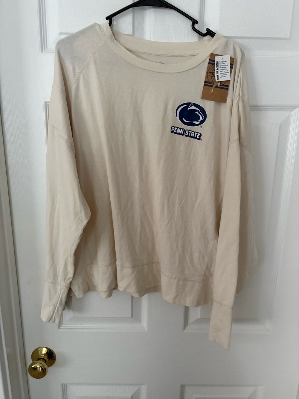 Women’s Penn State Cream Long-Sleeve Crewneck Shirt [XL] New